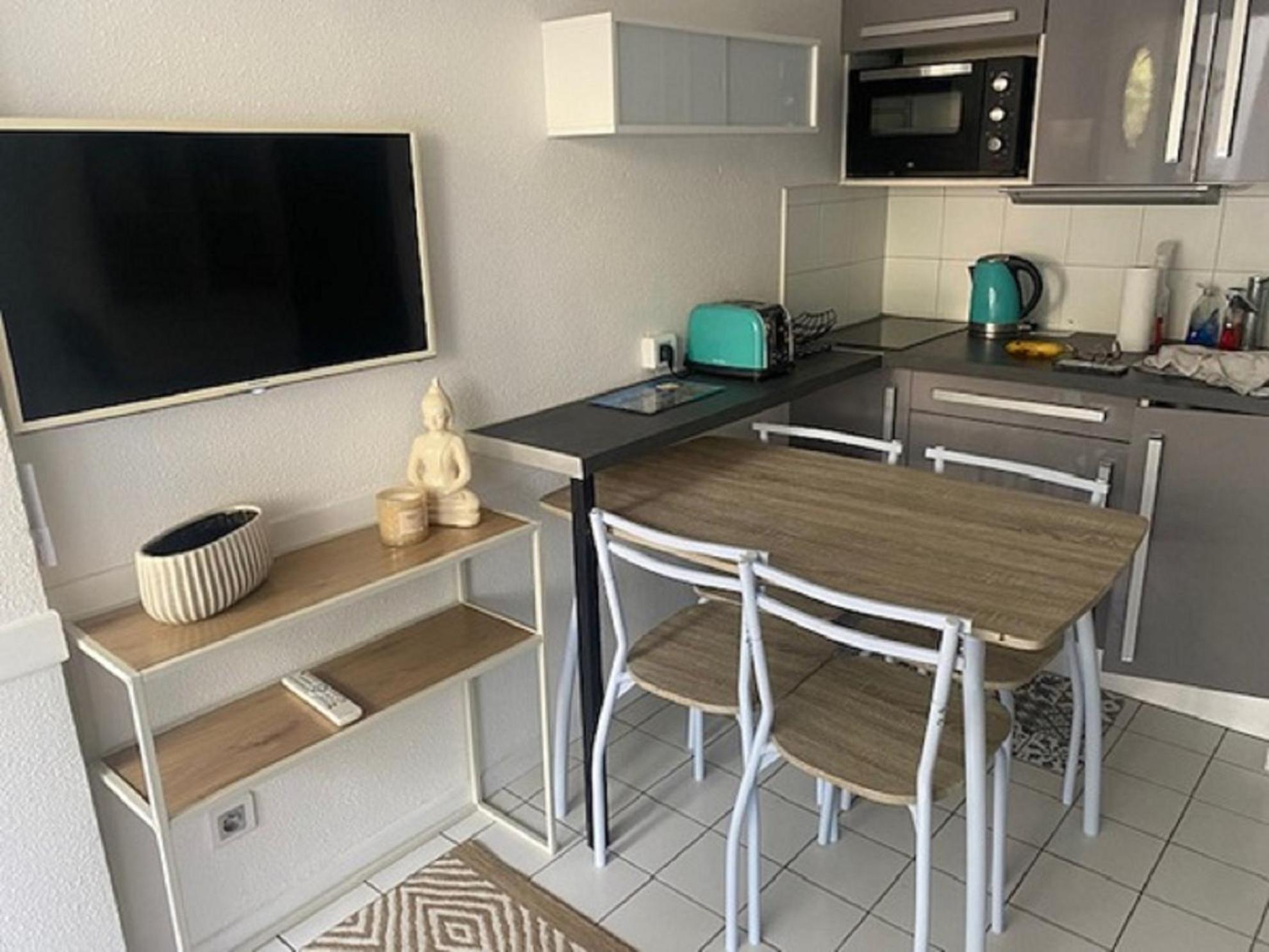Vittoria Immobilier 6 -Reglement Sur Place - Cheques Vacances Acceptes La Grande-Motte Rom bilde